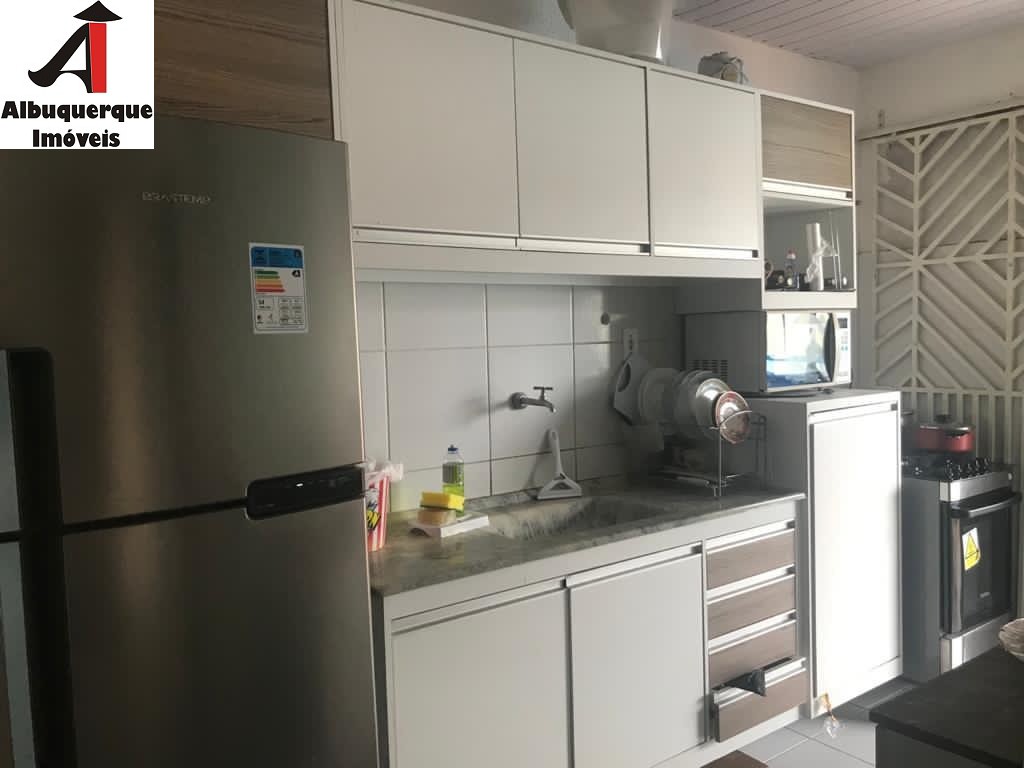 Casa à venda com 2 quartos, 160m² - Foto 8