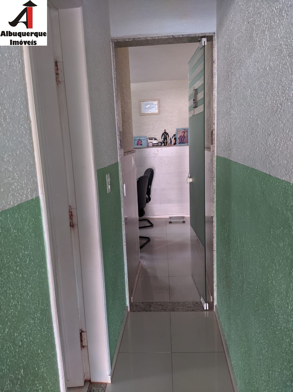 Casa à venda e aluguel com 3 quartos, 700m² - Foto 12