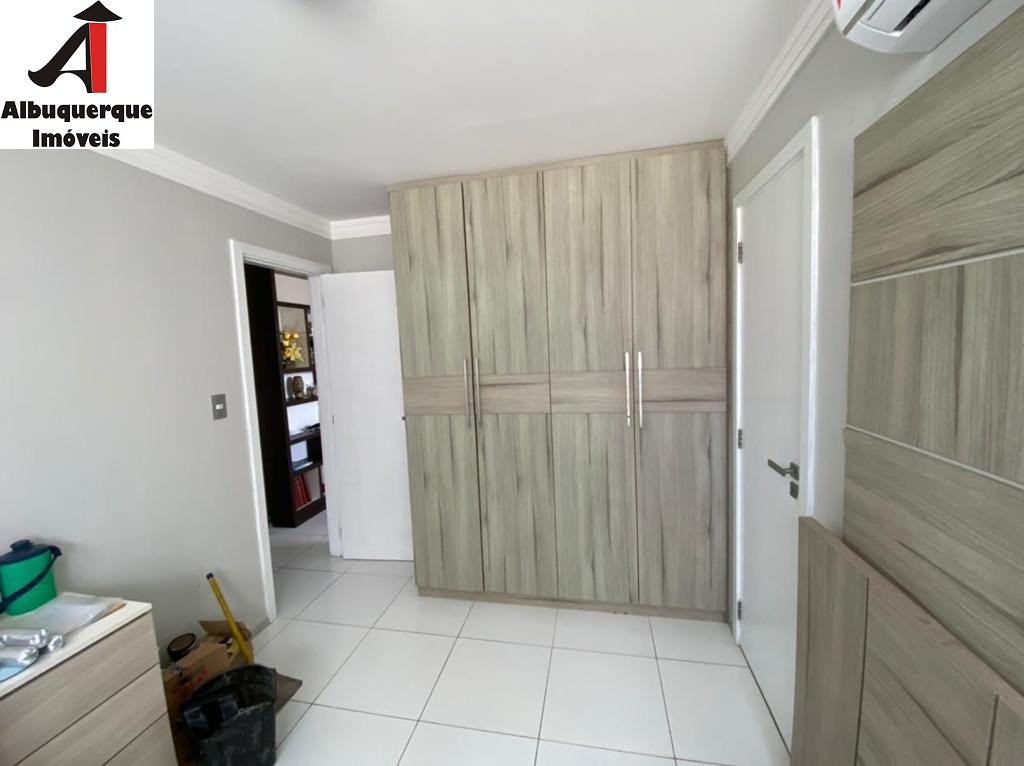 Apartamento à venda com 4 quartos, 156m² - Foto 4