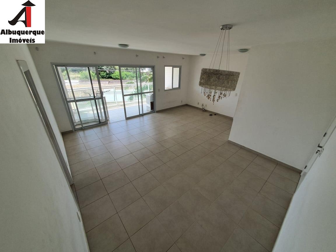 Apartamento à venda com 3 quartos, 121m² - Foto 1