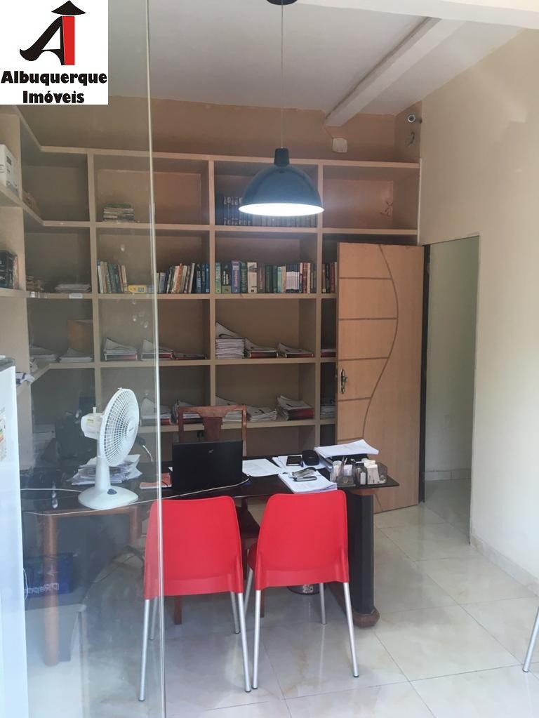 Casa à venda com 3 quartos, 250m² - Foto 6