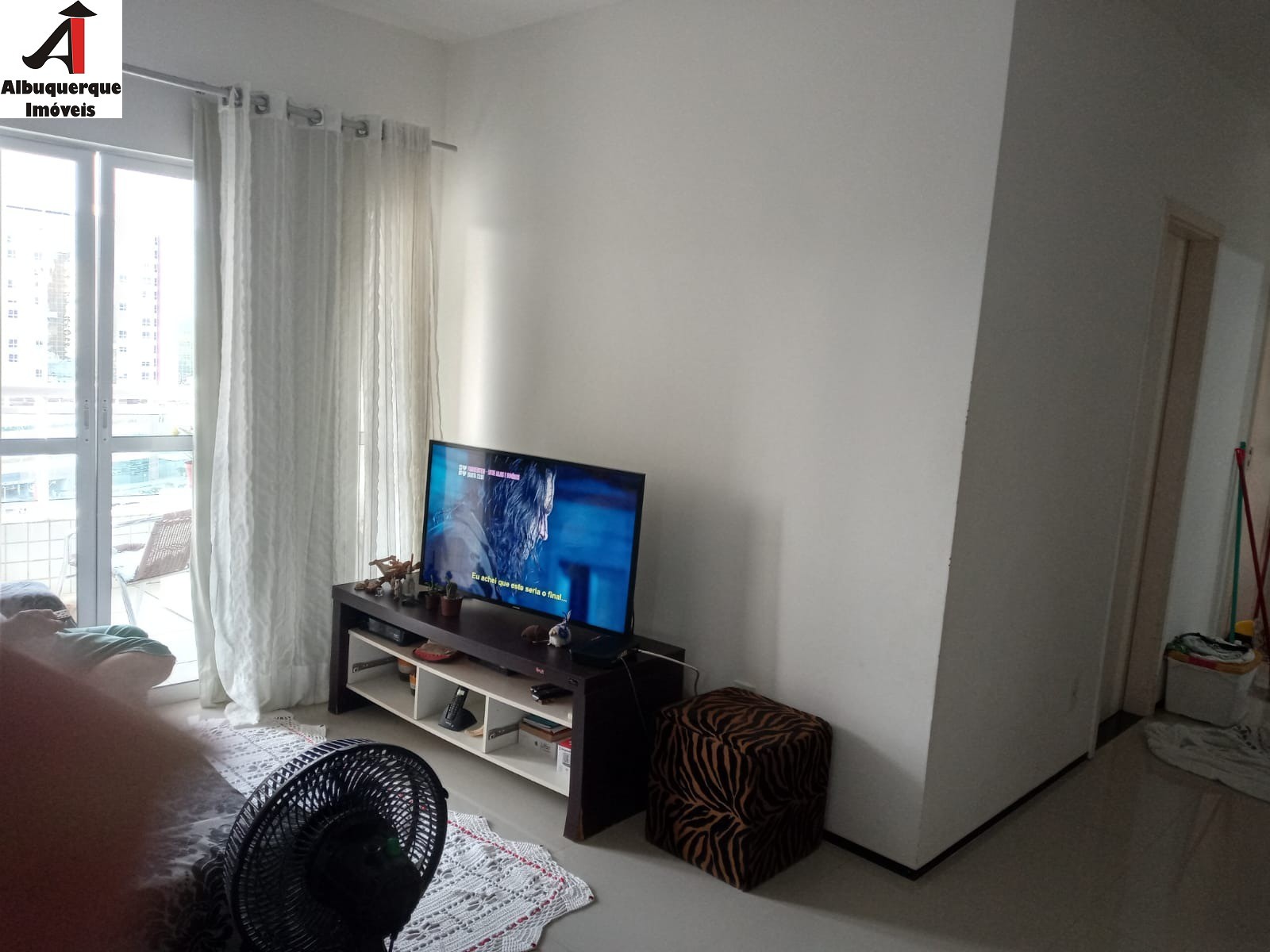 Apartamento à venda com 3 quartos, 100m² - Foto 2