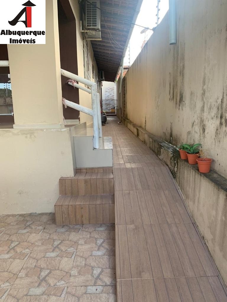 Casa à venda com 3 quartos, 450m² - Foto 4