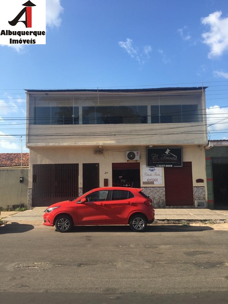 Casa à venda com 3 quartos, 250m² - Foto 1