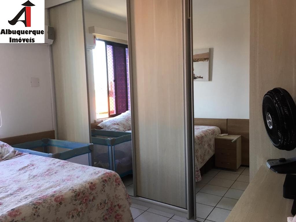 Apartamento à venda com 2 quartos, 62m² - Foto 4