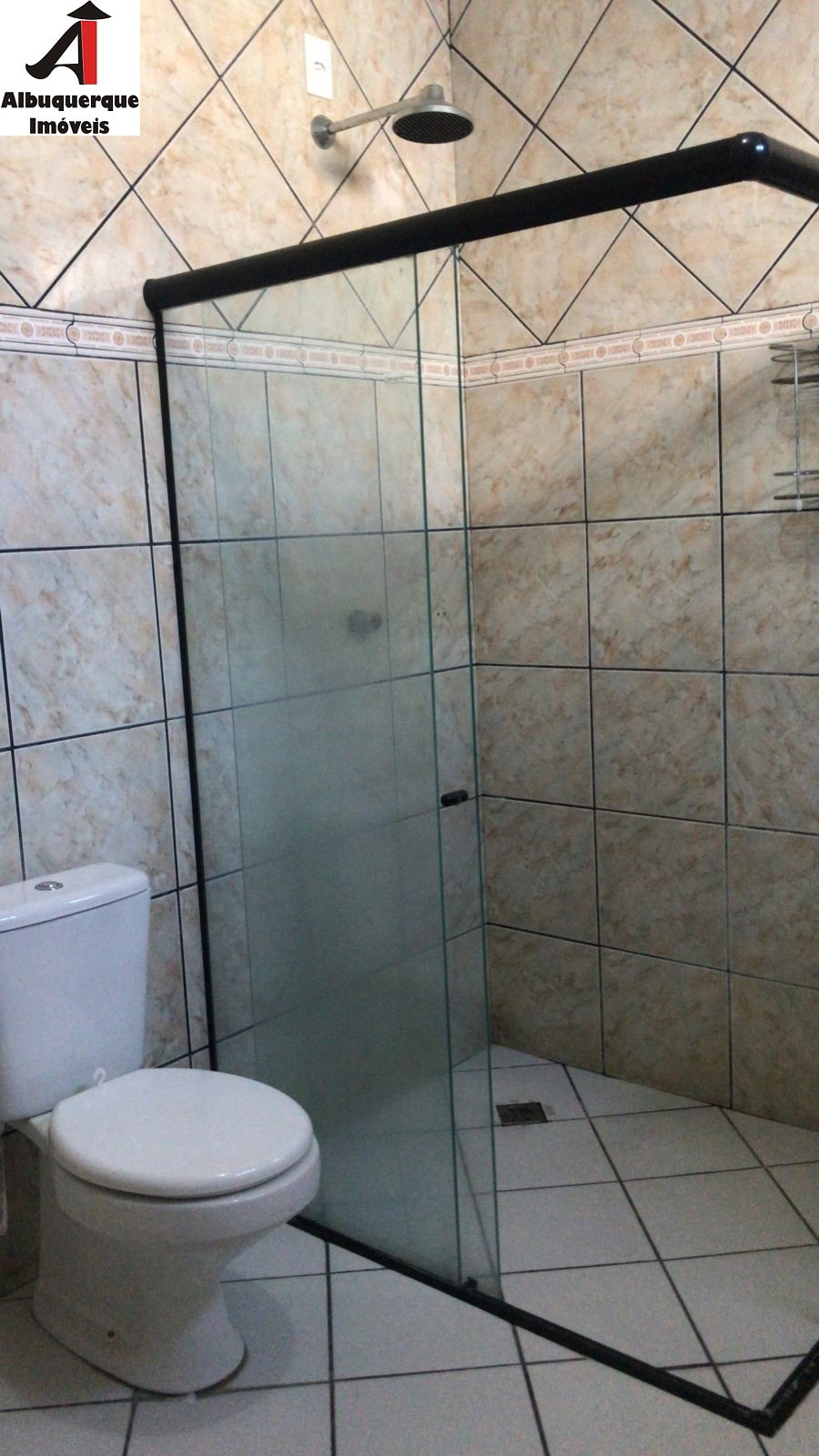 Casa à venda e aluguel com 4 quartos, 360m² - Foto 2