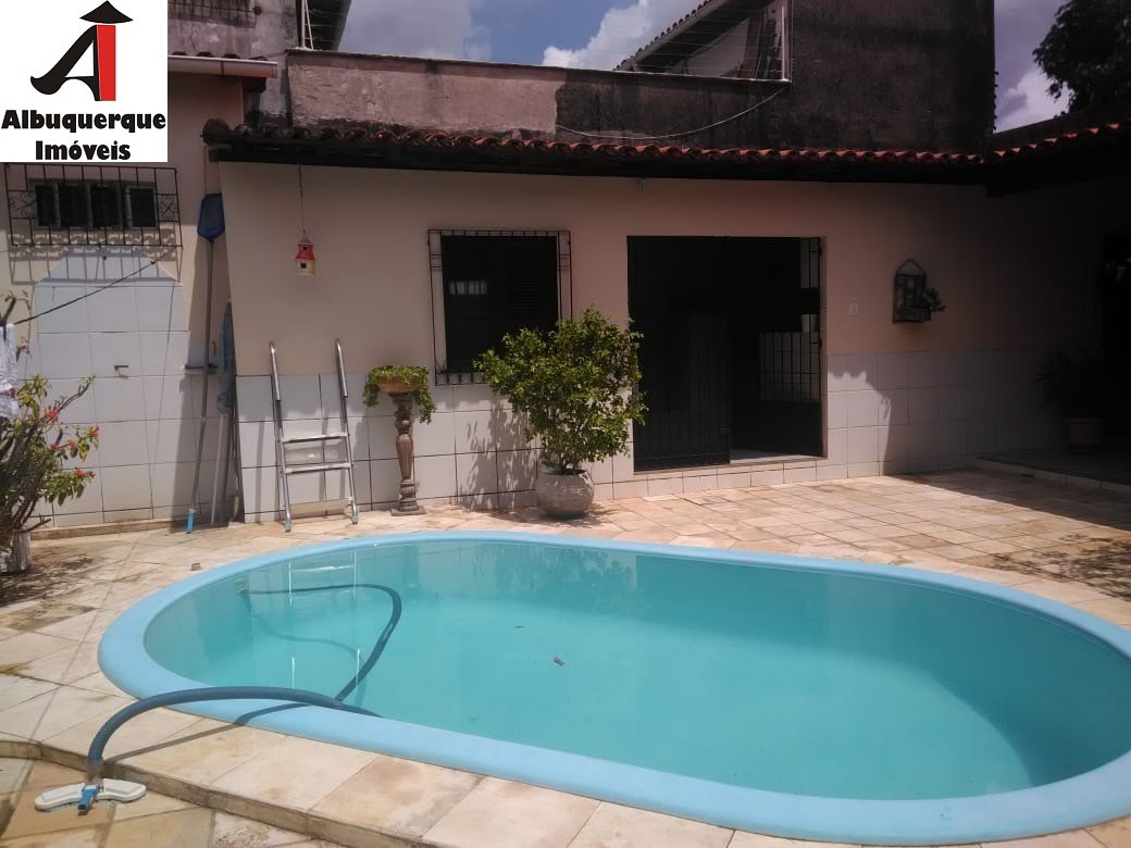 Casa à venda e aluguel com 4 quartos, 360m² - Foto 1