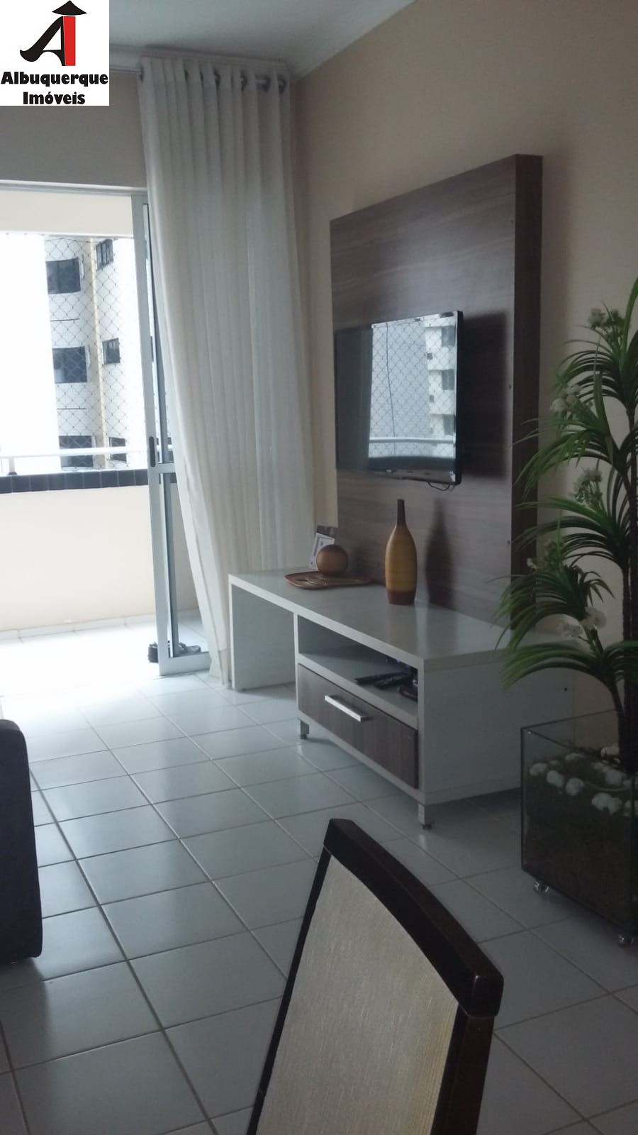 Apartamento à venda com 3 quartos, 94m² - Foto 2