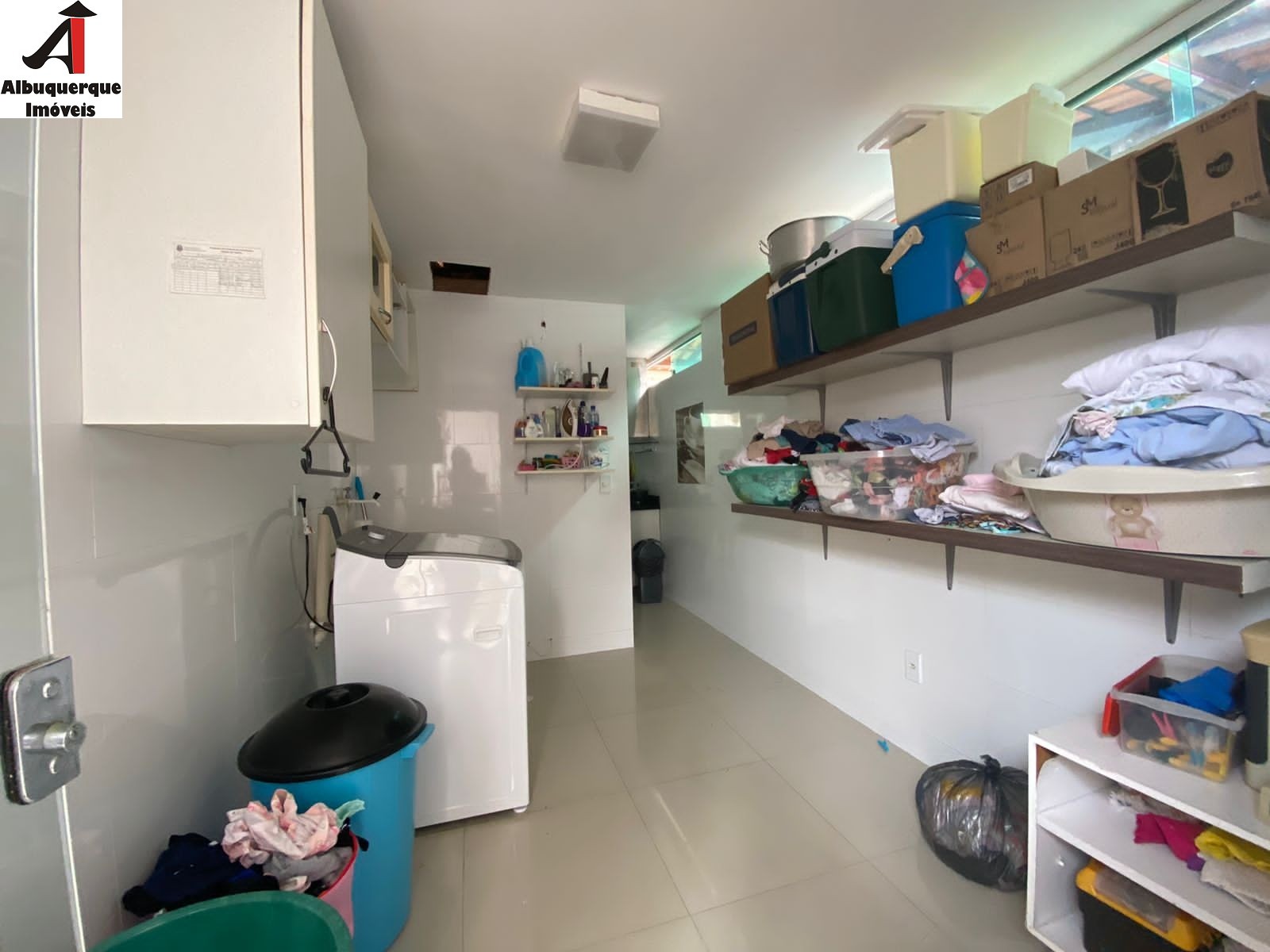 Casa à venda com 3 quartos, 220m² - Foto 8