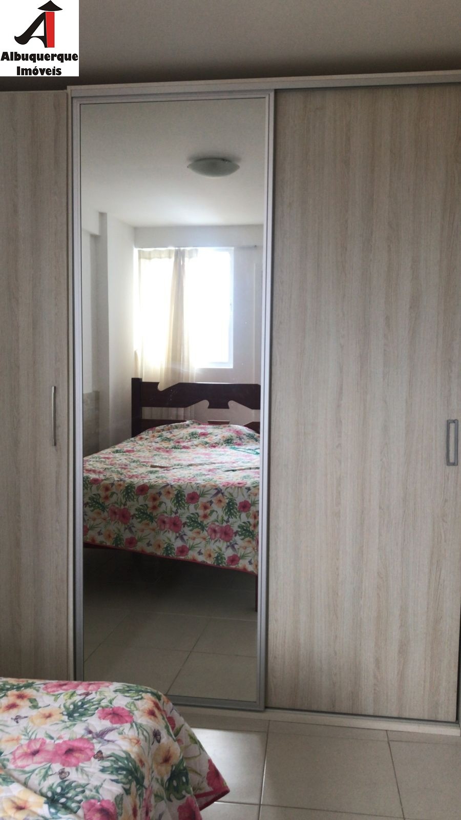 Apartamento à venda com 2 quartos, 70m² - Foto 4