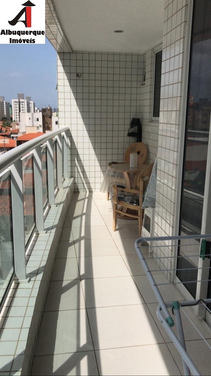 Apartamento à venda com 2 quartos, 70m² - Foto 1