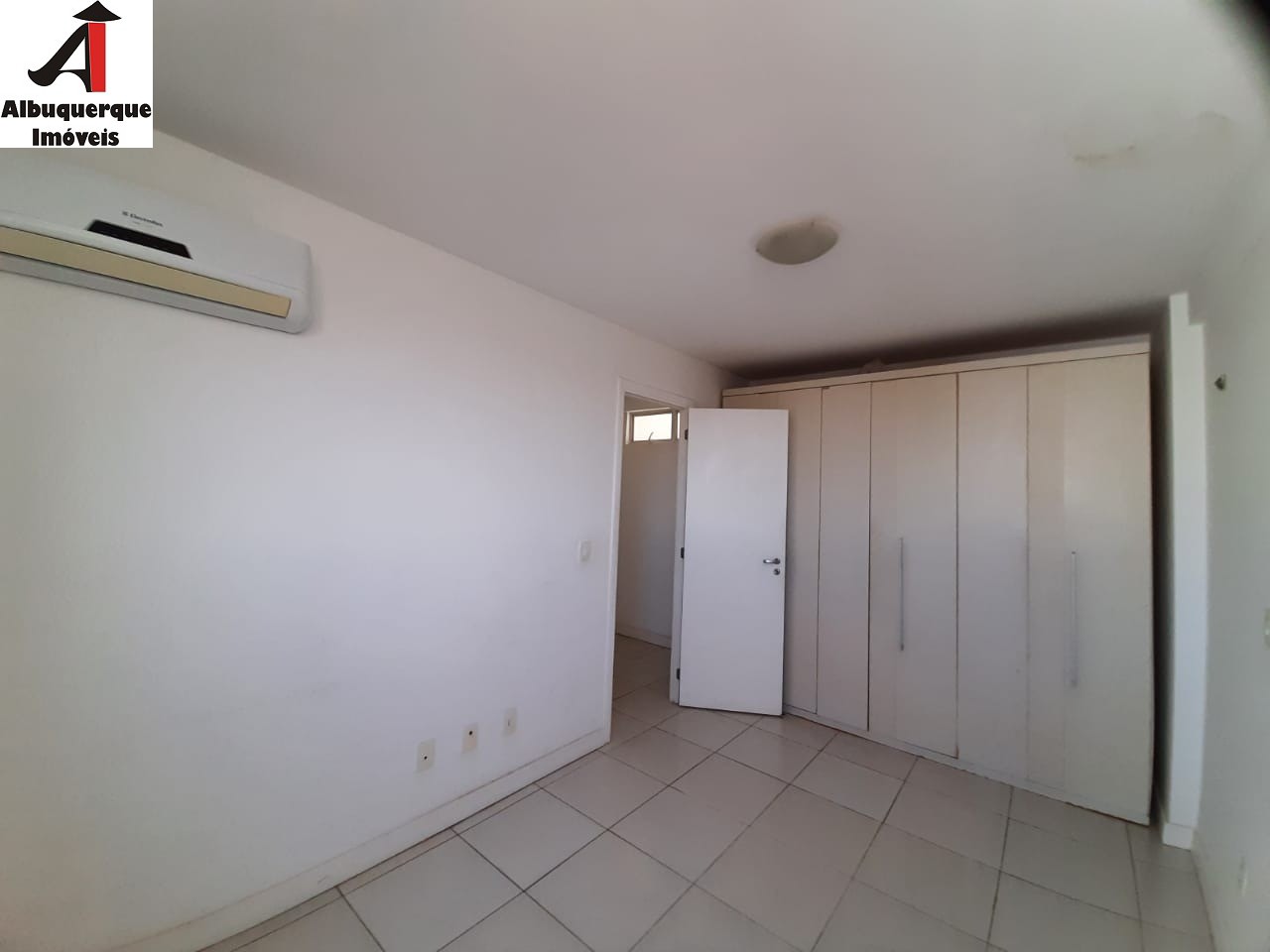 Apartamento à venda com 2 quartos, 70m² - Foto 7