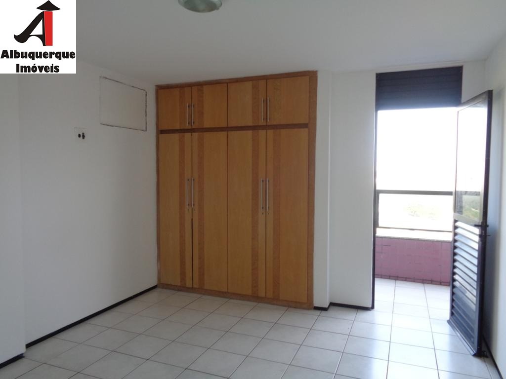 Apartamento à venda com 4 quartos, 106m² - Foto 4