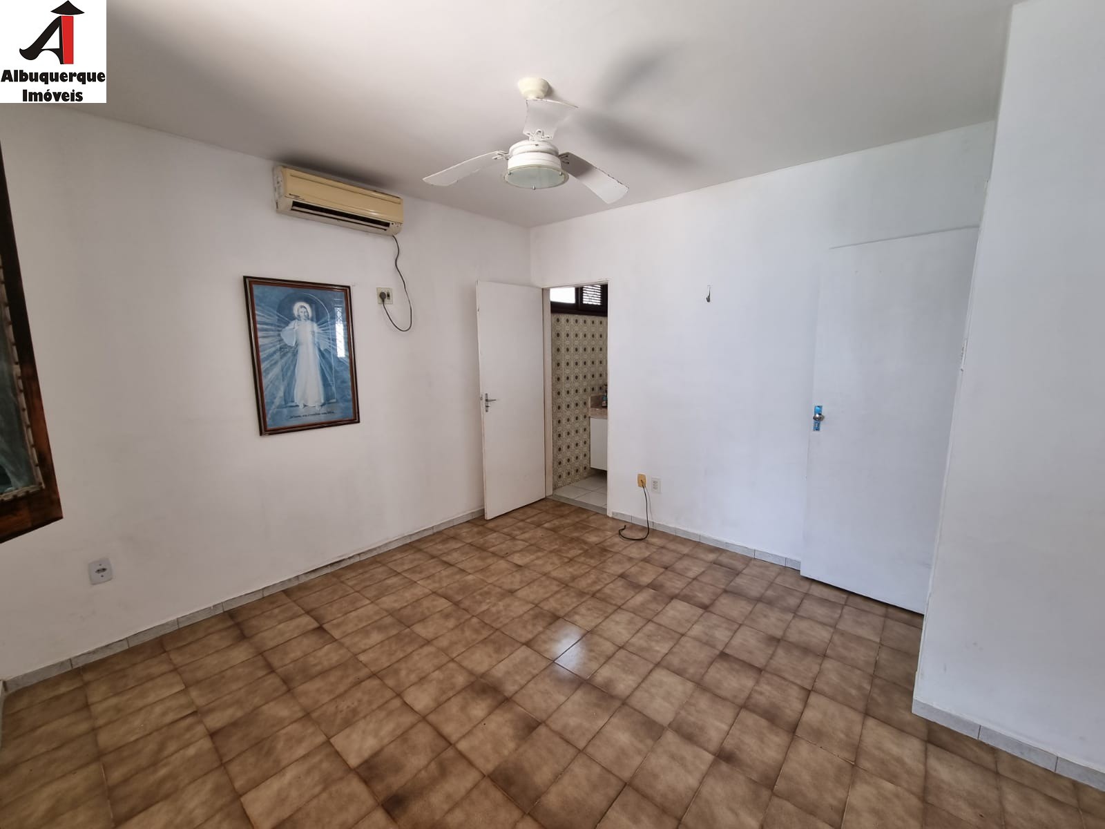 Casa à venda com 3 quartos, 380m² - Foto 9