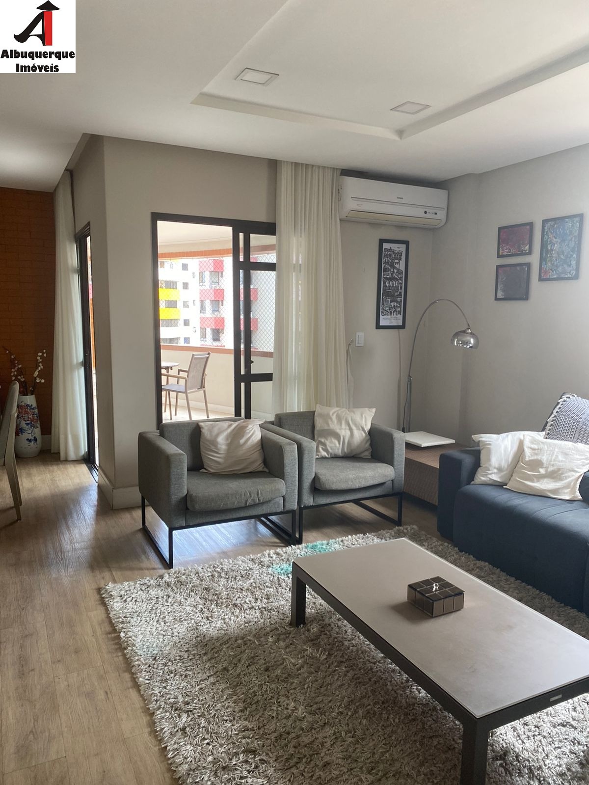 Apartamento à venda com 4 quartos, 140m² - Foto 1