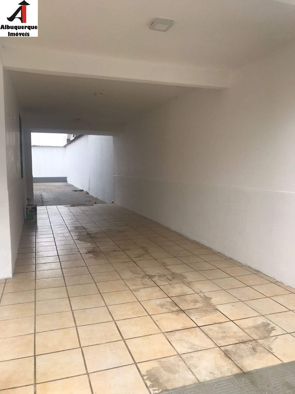 Casa para alugar com 3 quartos, 330m² - Foto 3