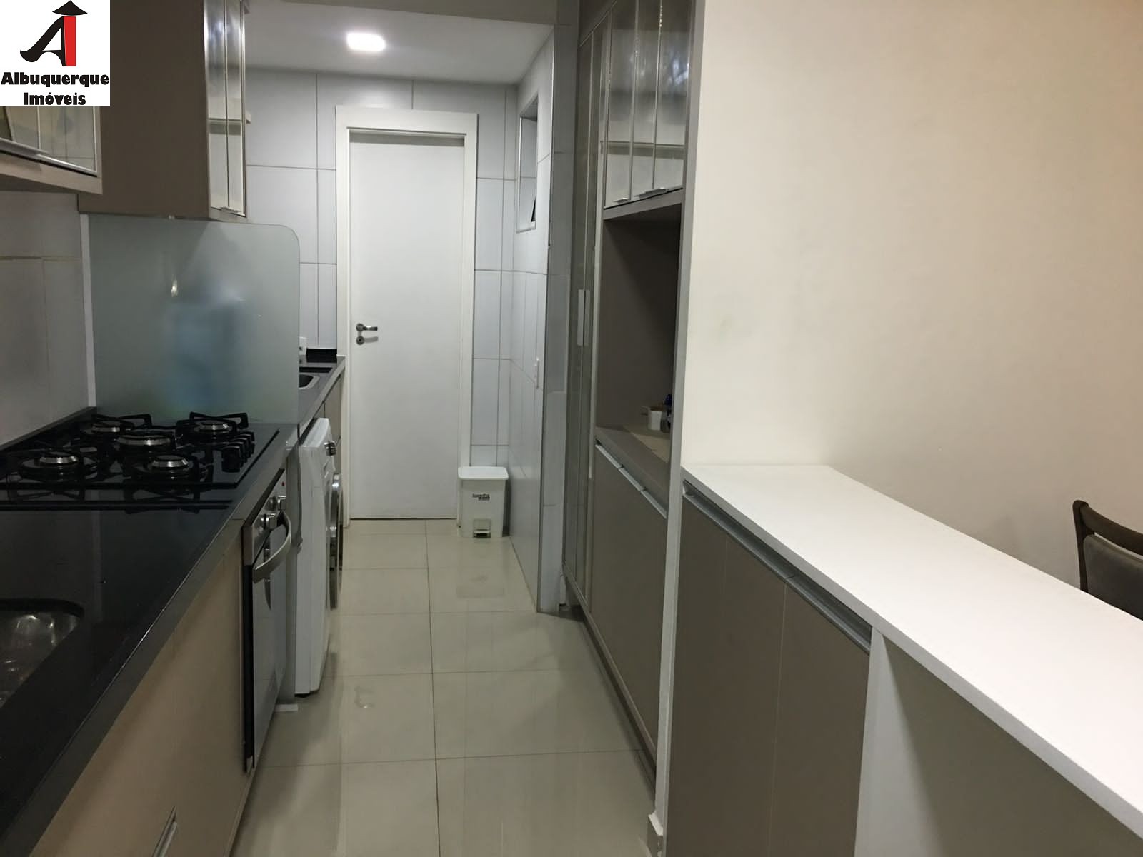 Apartamento à venda com 3 quartos, 87m² - Foto 3