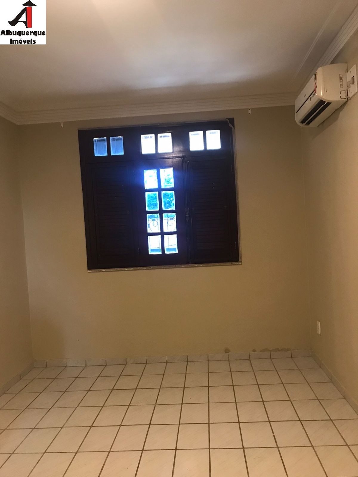 Casa para alugar com 3 quartos, 330m² - Foto 6