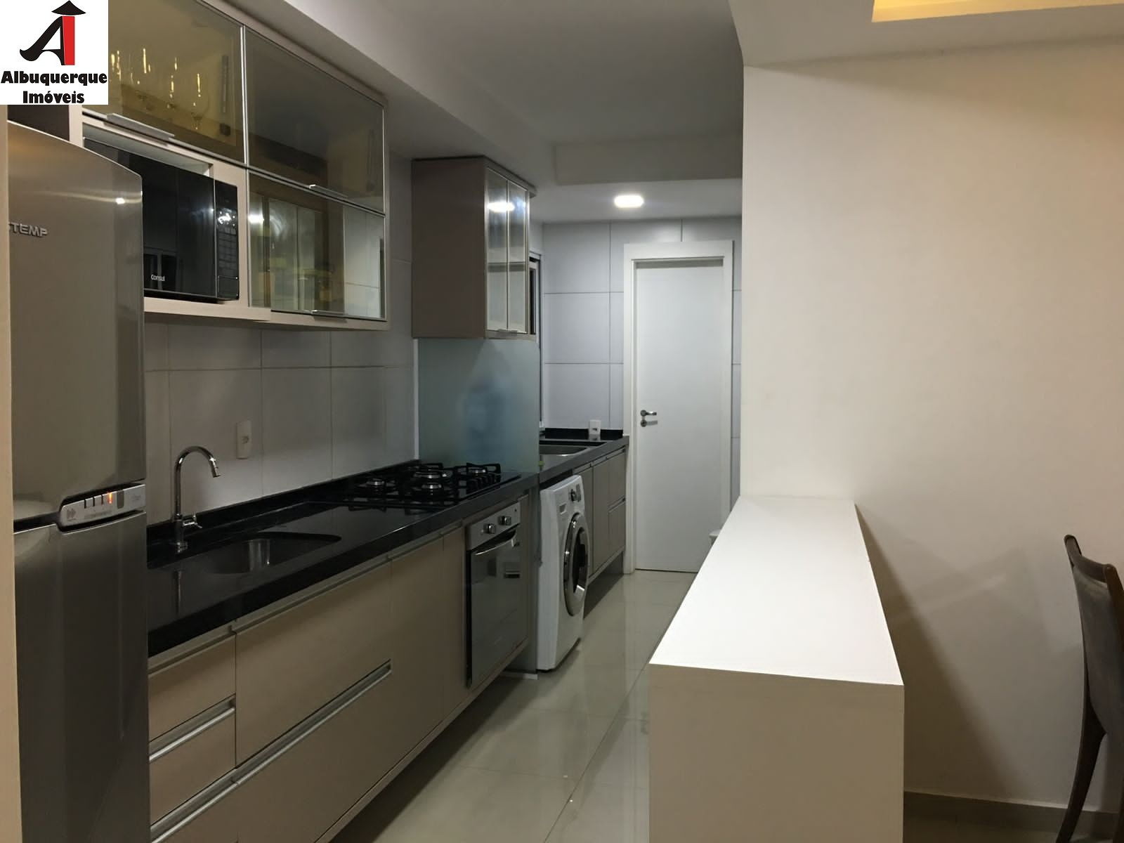 Apartamento à venda com 3 quartos, 87m² - Foto 4