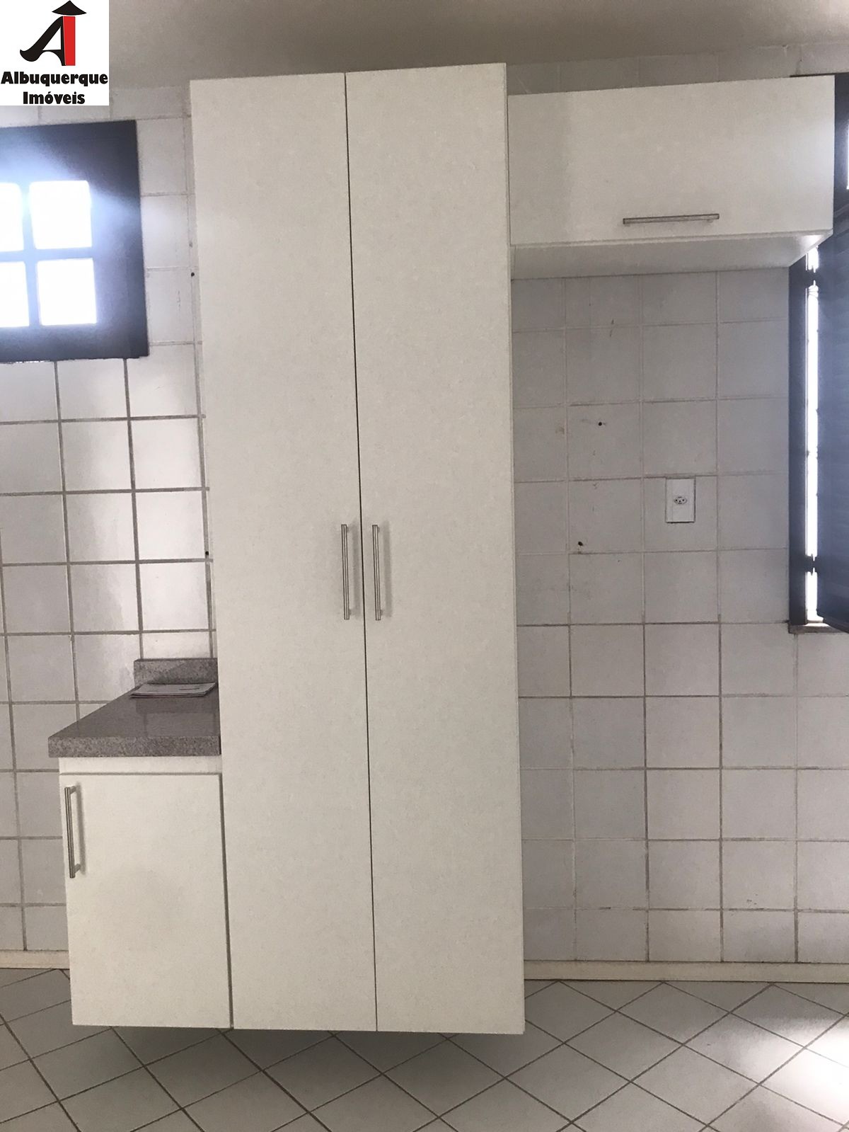 Casa para alugar com 3 quartos, 330m² - Foto 9