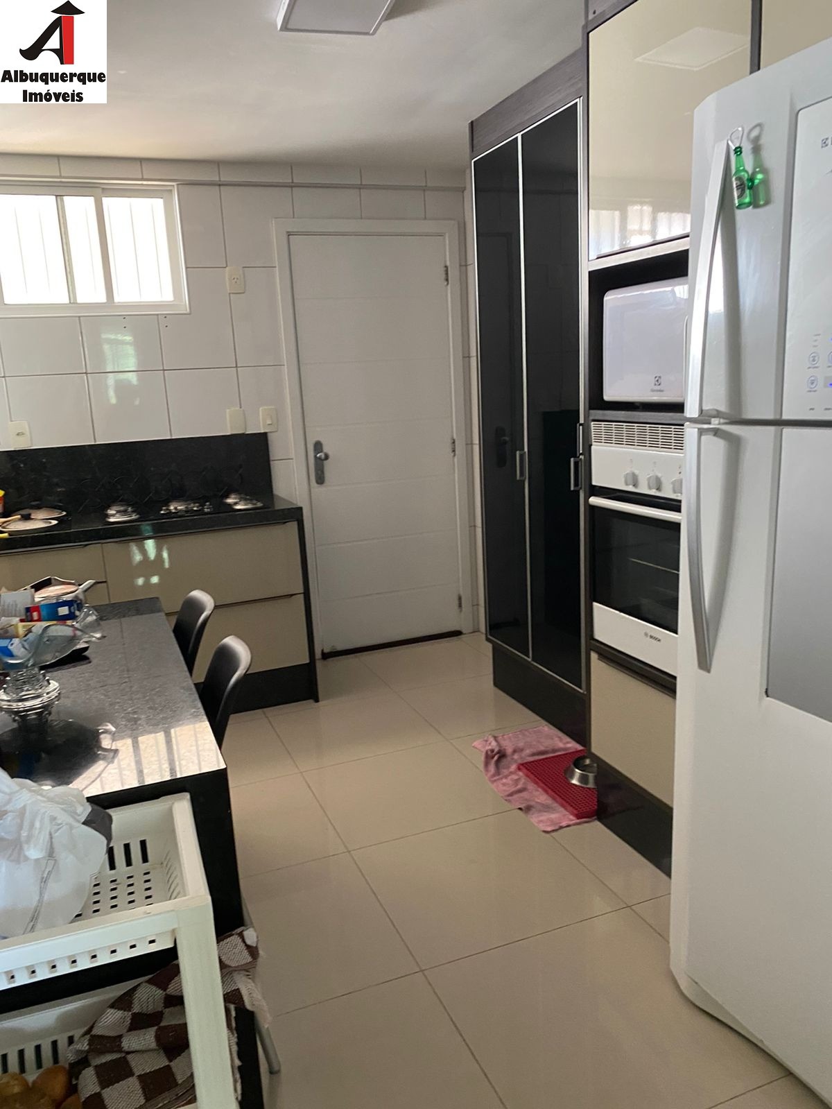 Apartamento à venda com 3 quartos, 140m² - Foto 4