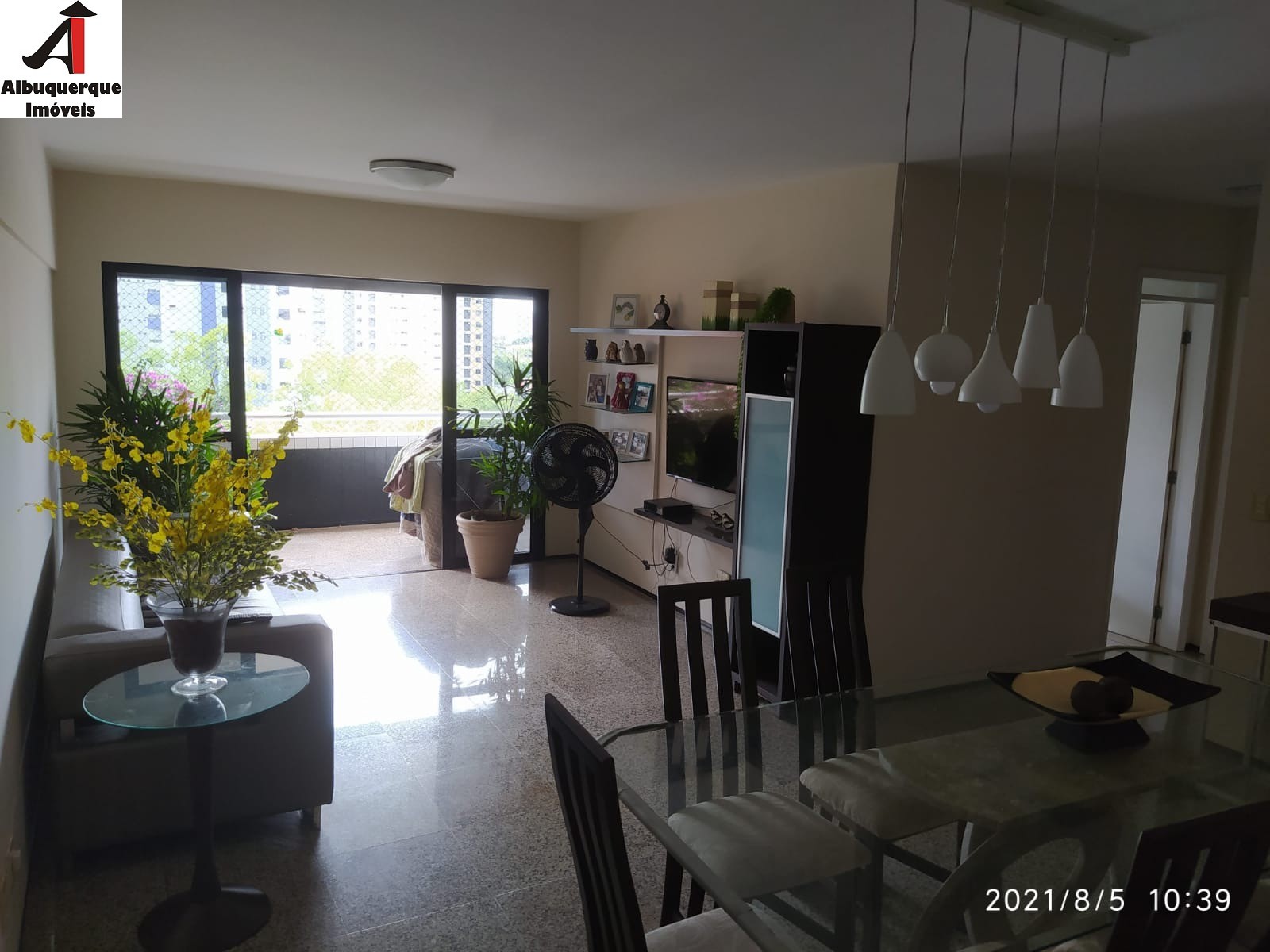 Apartamento à venda com 3 quartos, 156m² - Foto 1