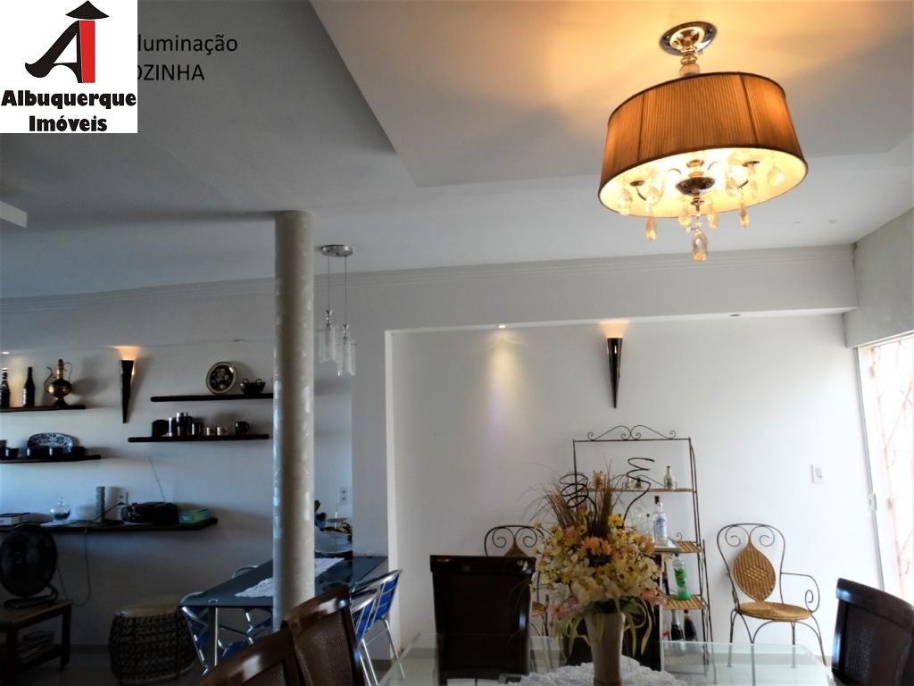 Casa à venda com 5 quartos, 420m² - Foto 11