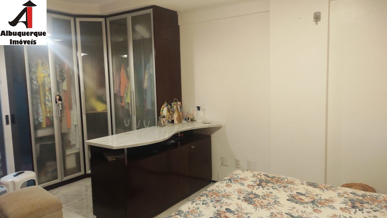 Apartamento à venda com 3 quartos, 200m² - Foto 14