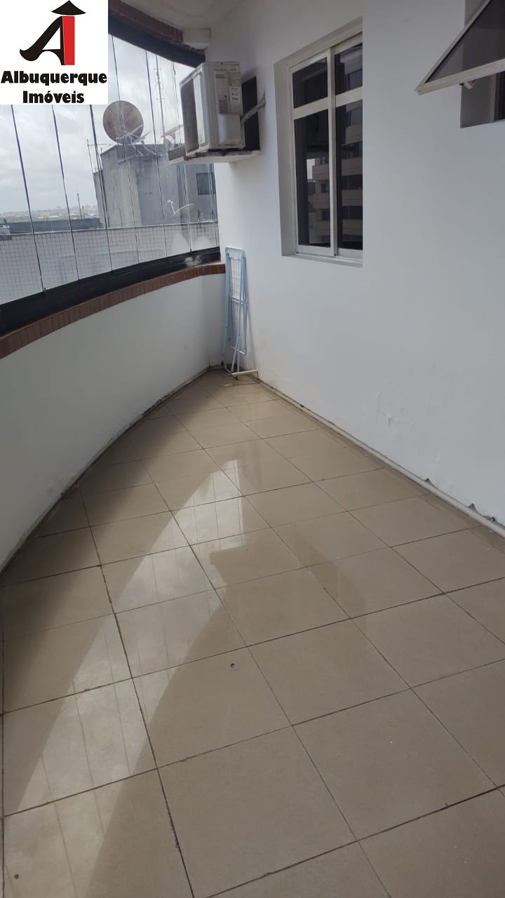 Apartamento à venda com 4 quartos, 140m² - Foto 2