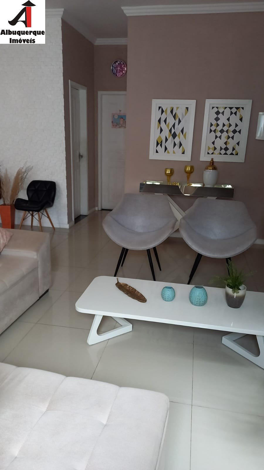 Casa à venda com 3 quartos, 200m² - Foto 2