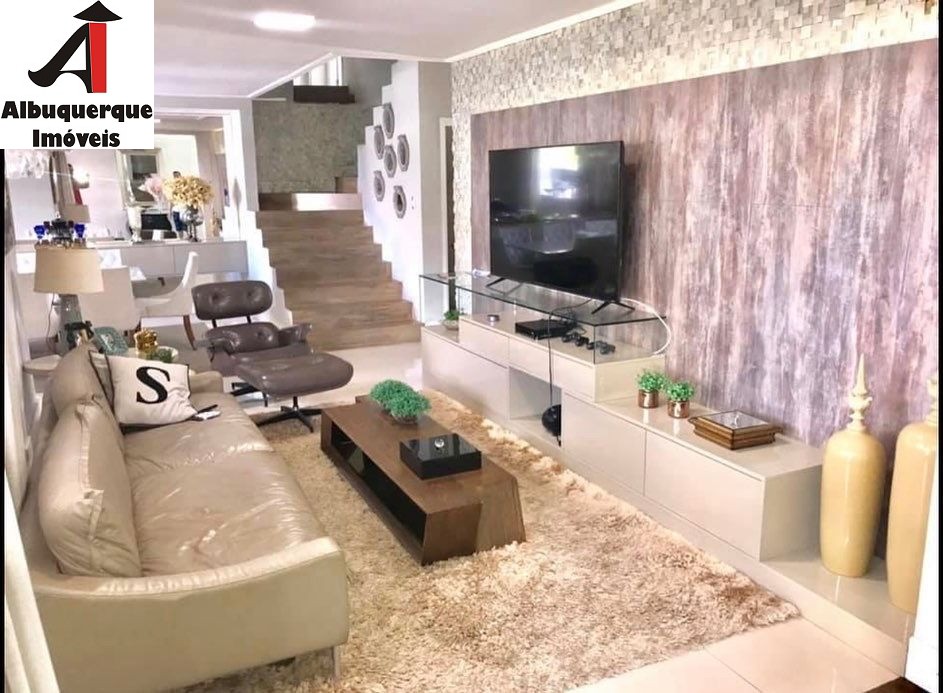 Casa à venda com 3 quartos, 375m² - Foto 1