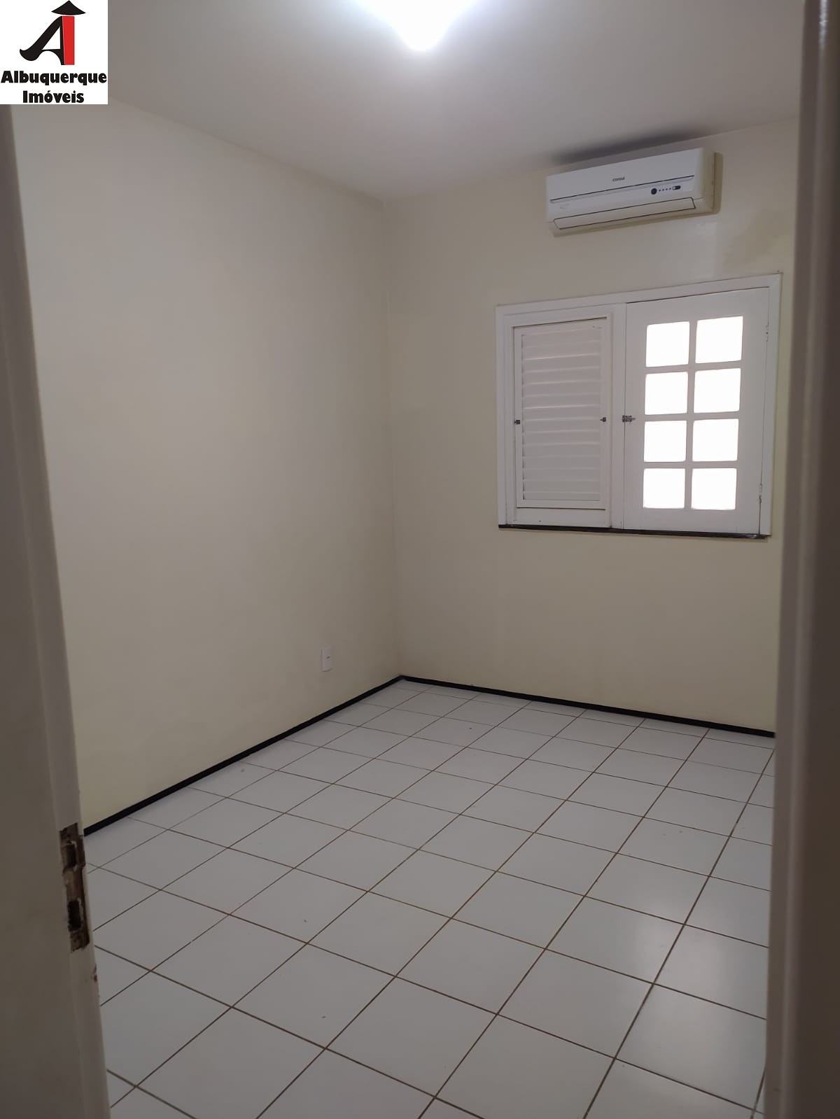 Casa à venda com 3 quartos, 210m² - Foto 11