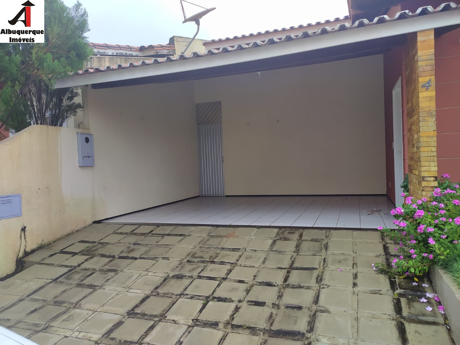 Casa à venda com 3 quartos, 210m² - Foto 3