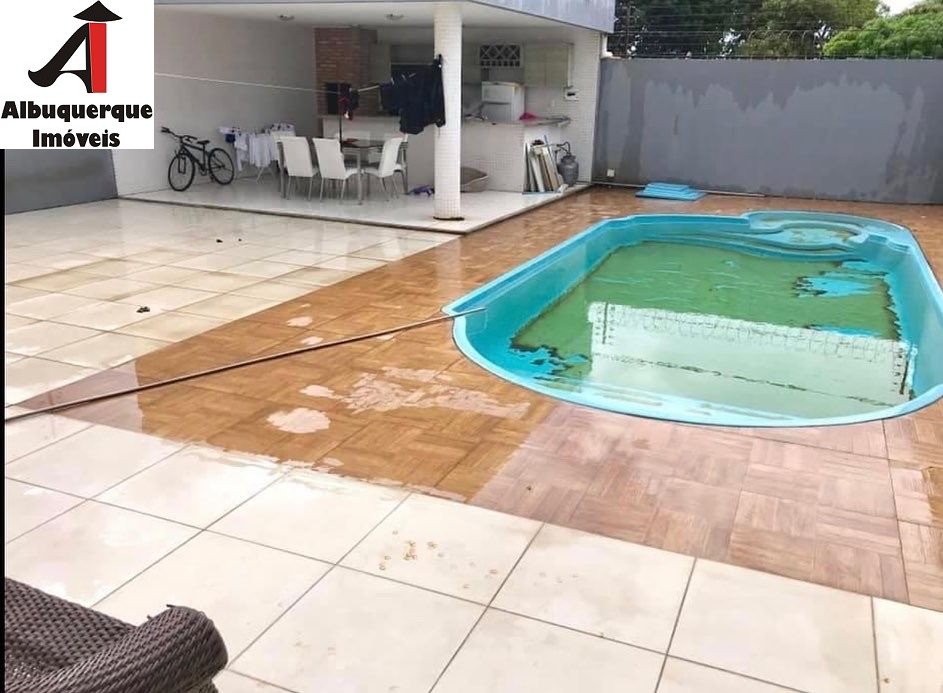 Casa à venda com 3 quartos, 375m² - Foto 2