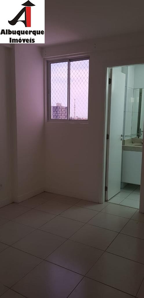 Apartamento à venda com 2 quartos, 62m² - Foto 4