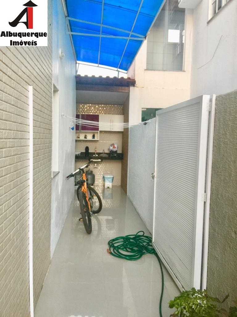 Casa à venda com 3 quartos, 221m² - Foto 9