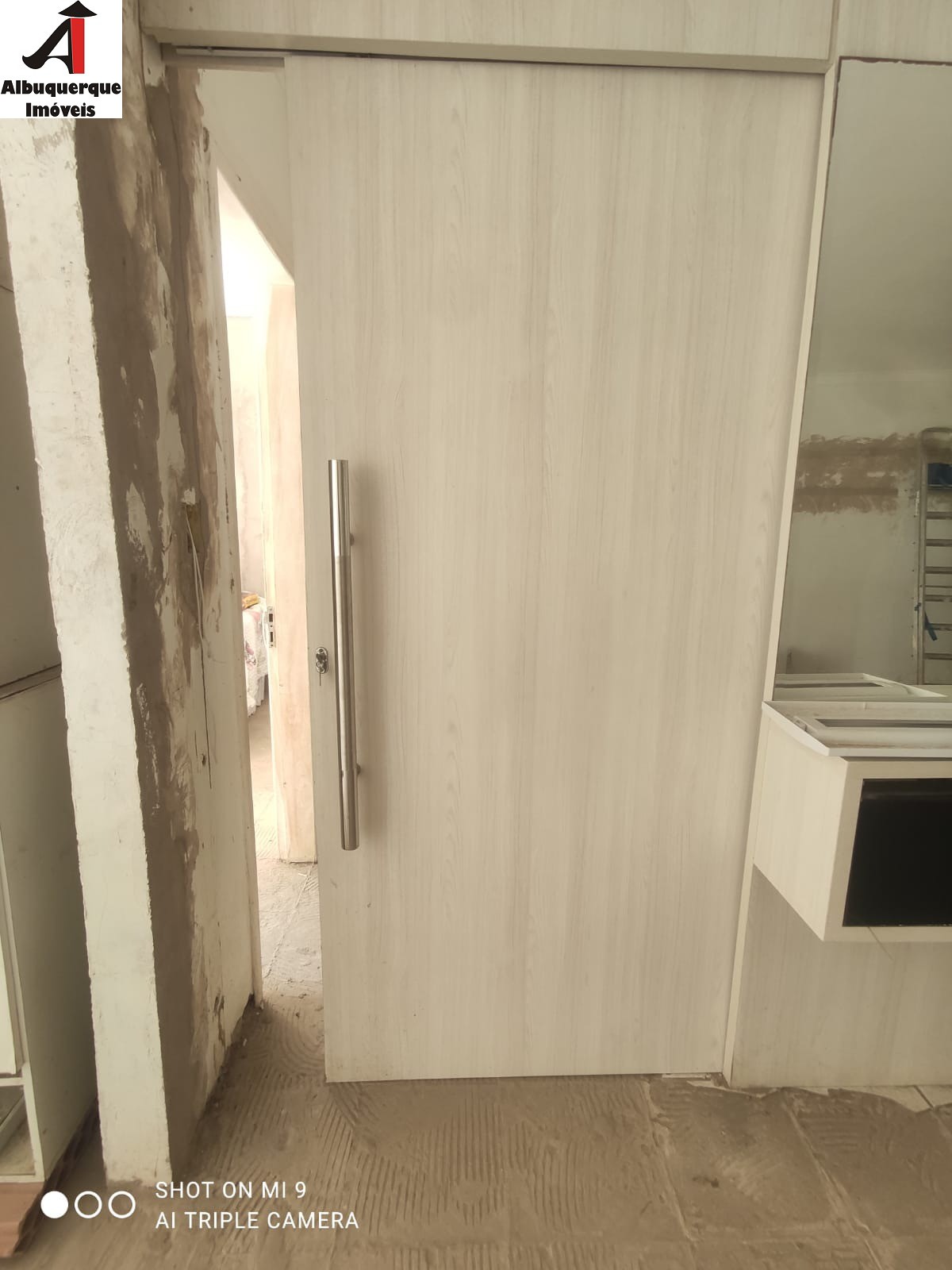 Casa à venda com 3 quartos, 220m² - Foto 2