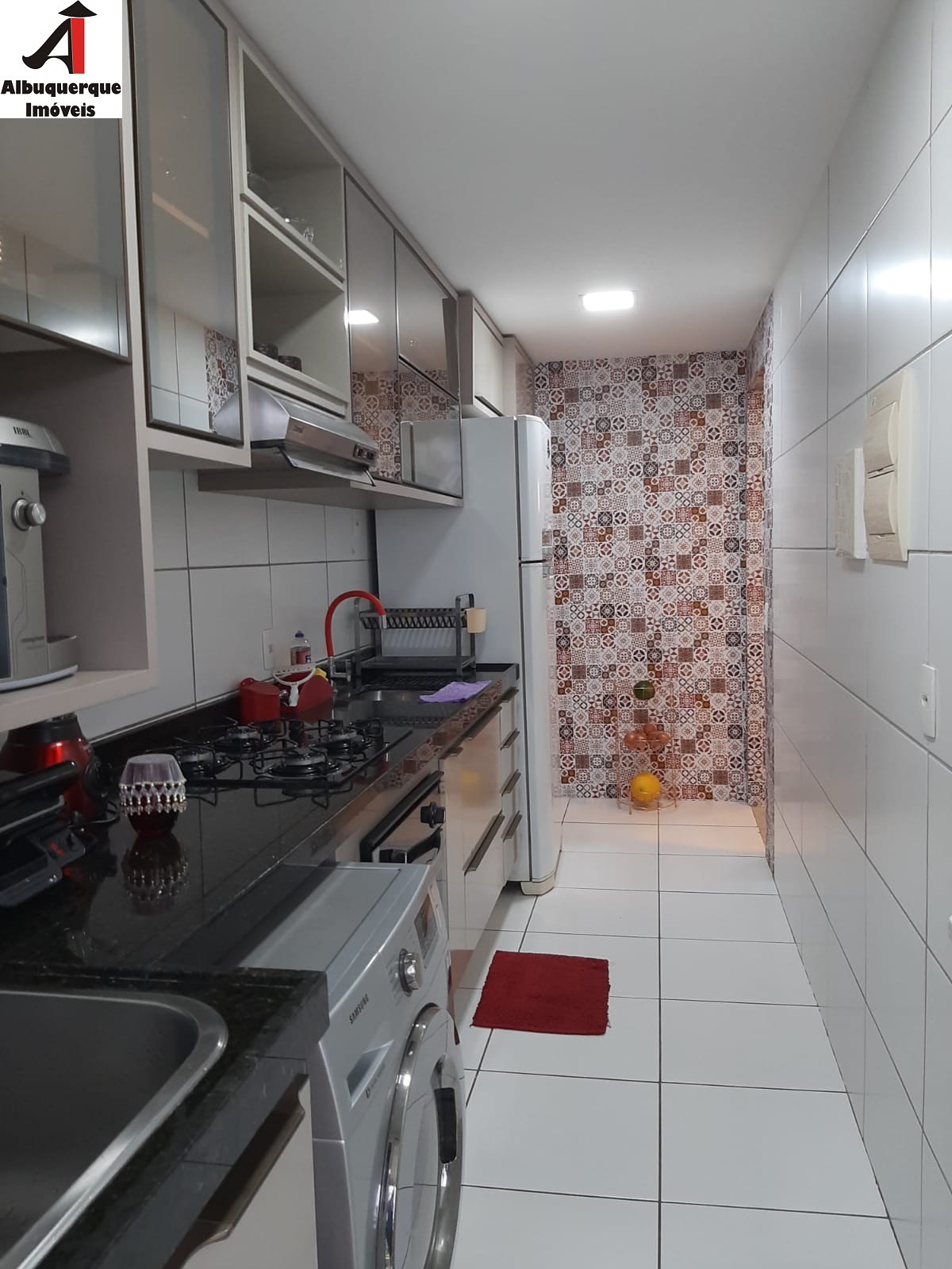 Apartamento à venda com 2 quartos, 77m² - Foto 2