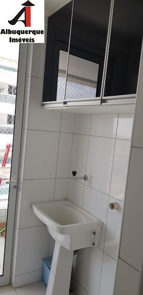 Apartamento à venda com 2 quartos, 62m² - Foto 8