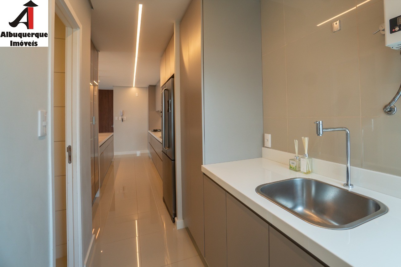 Apartamento à venda com 4 quartos, 151m² - Foto 15