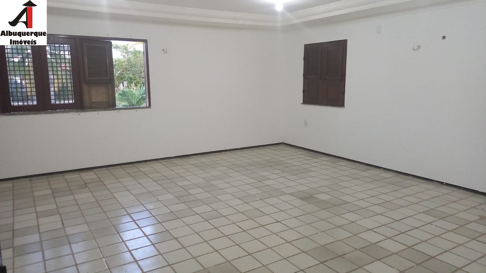 Casa à venda com 5 quartos, 1800m² - Foto 11