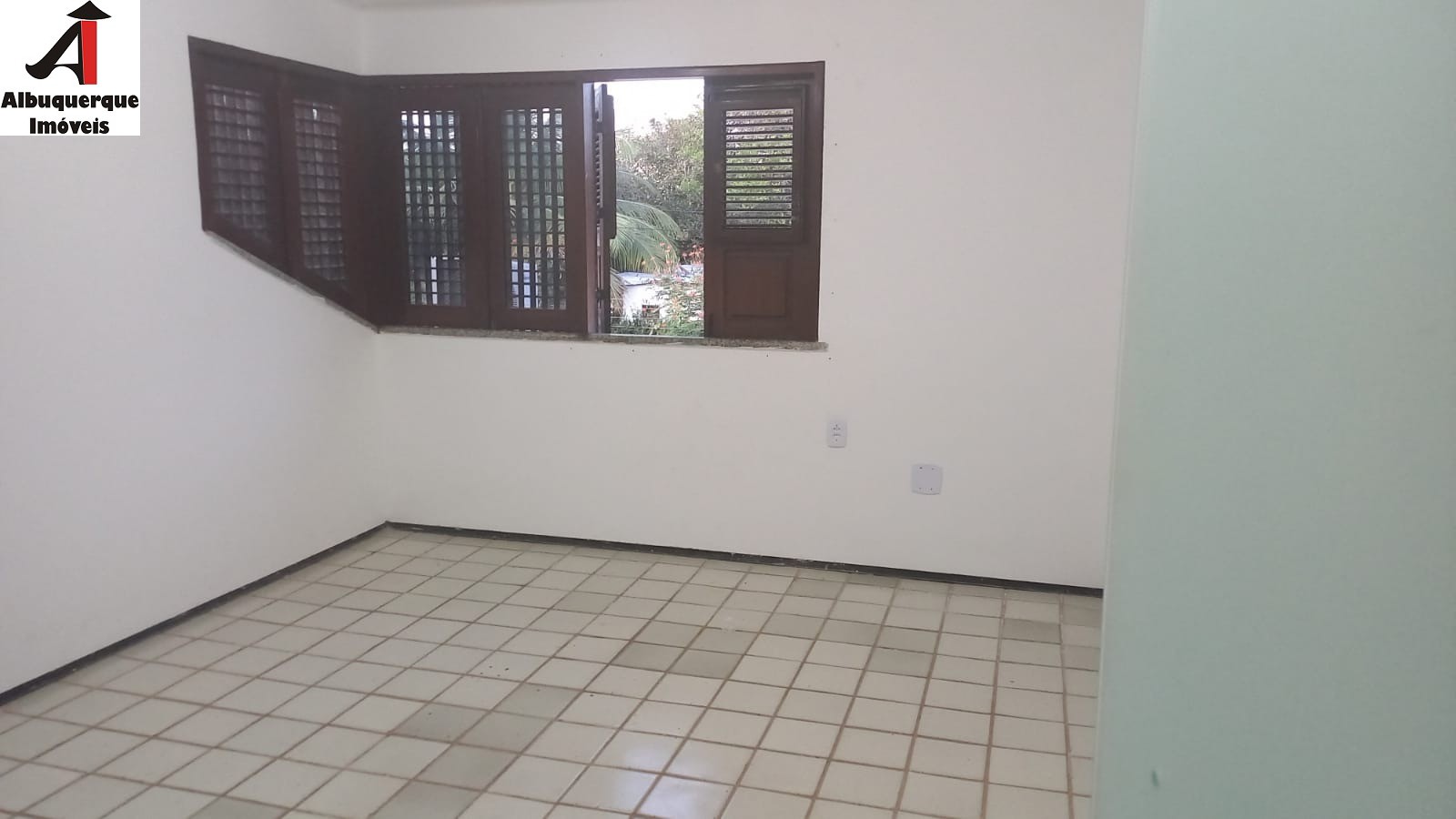 Casa à venda com 5 quartos, 1800m² - Foto 12