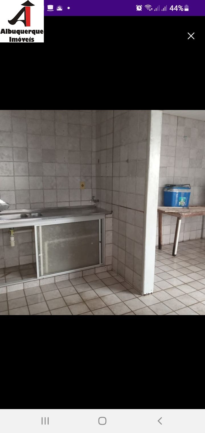 Casa à venda com 3 quartos, 320m² - Foto 1