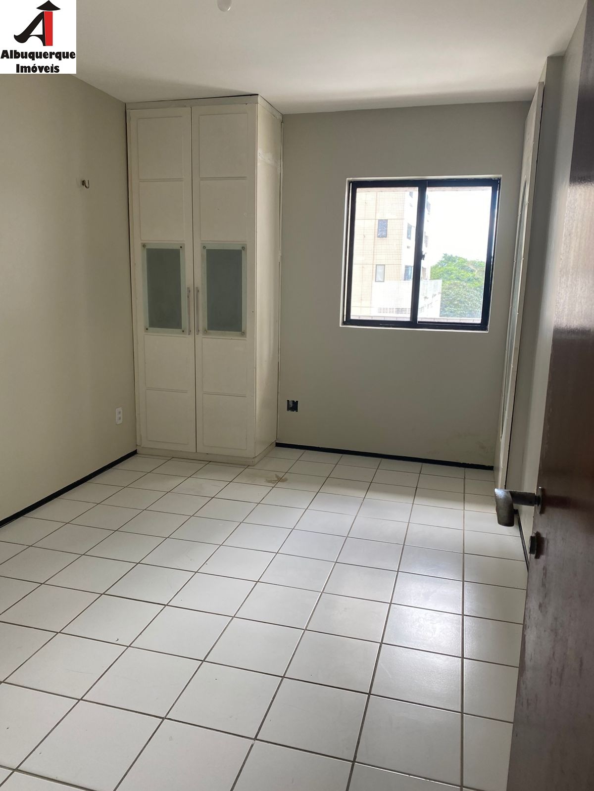 Apartamento à venda com 3 quartos, 110m² - Foto 9