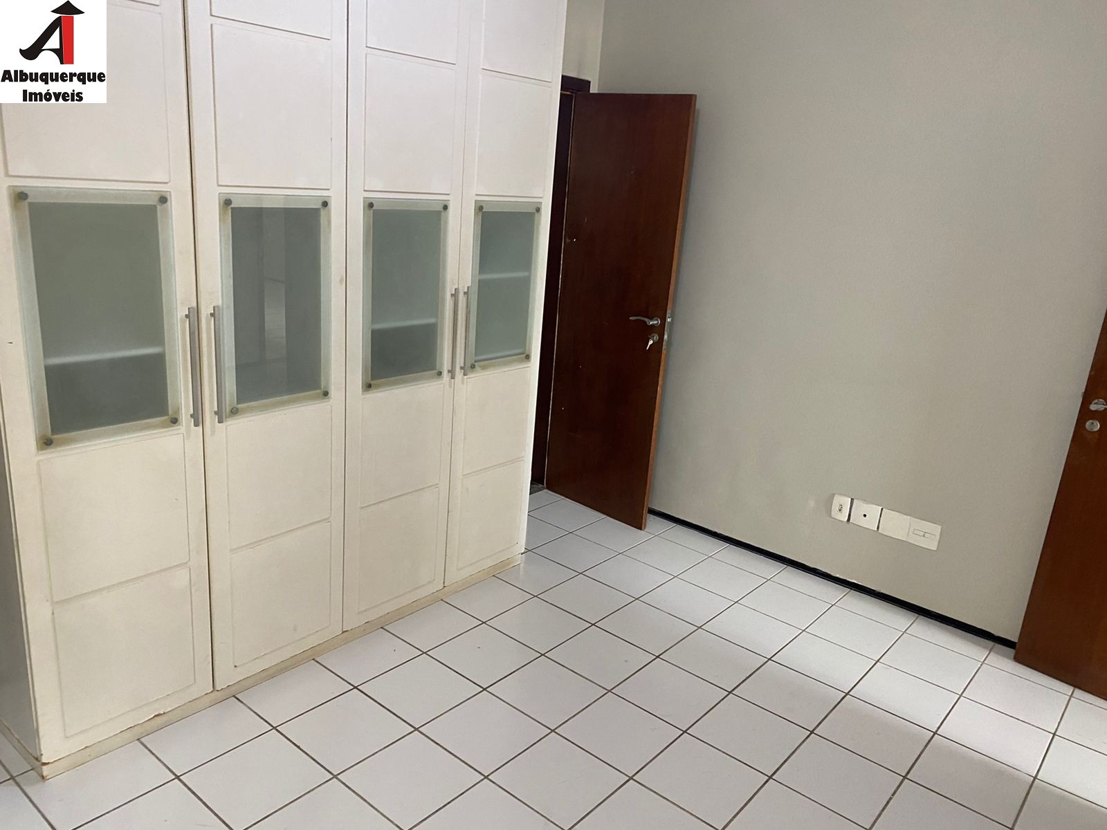 Apartamento à venda com 3 quartos, 110m² - Foto 5