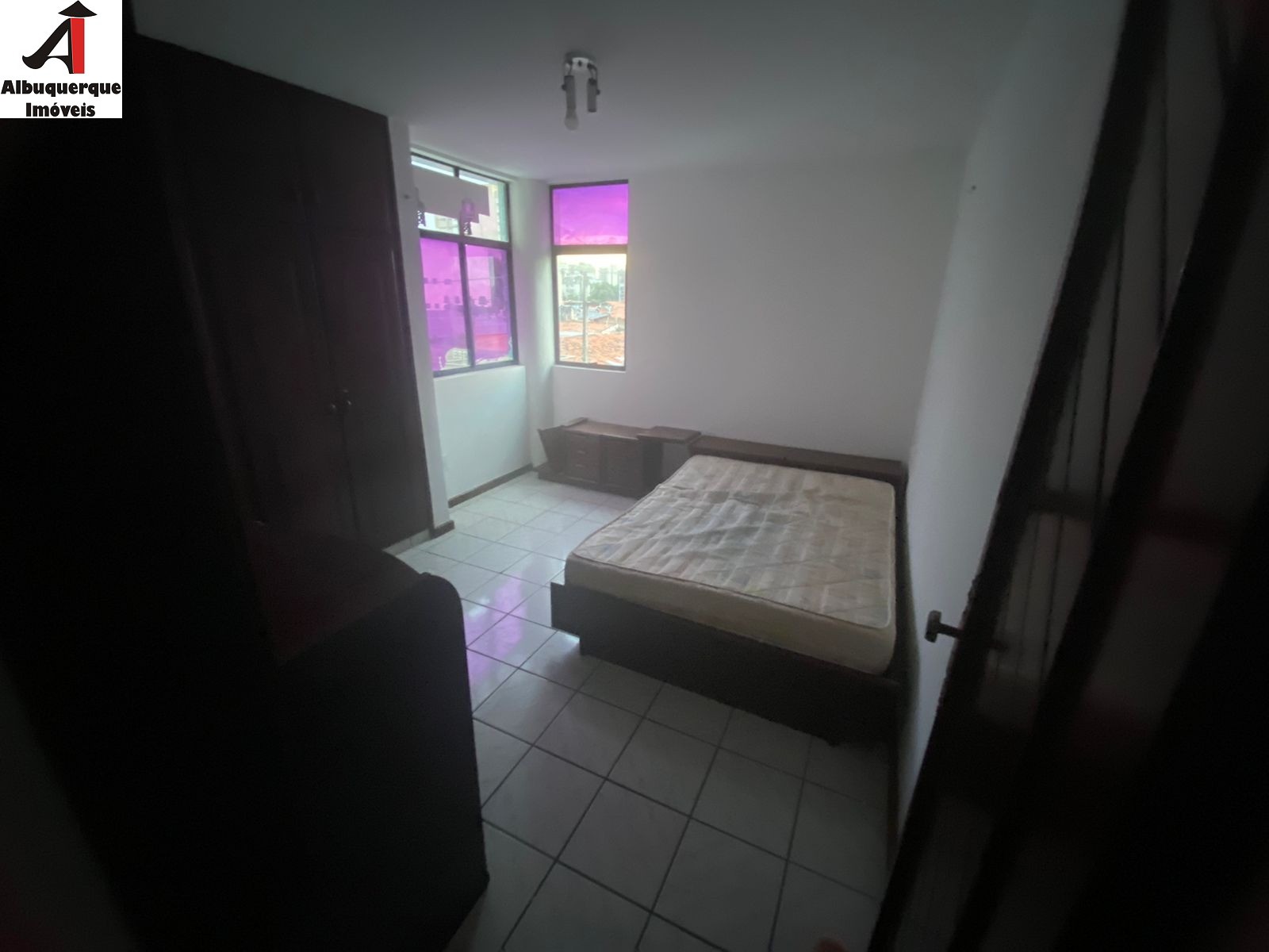 Apartamento à venda com 1 quarto, 55m² - Foto 1