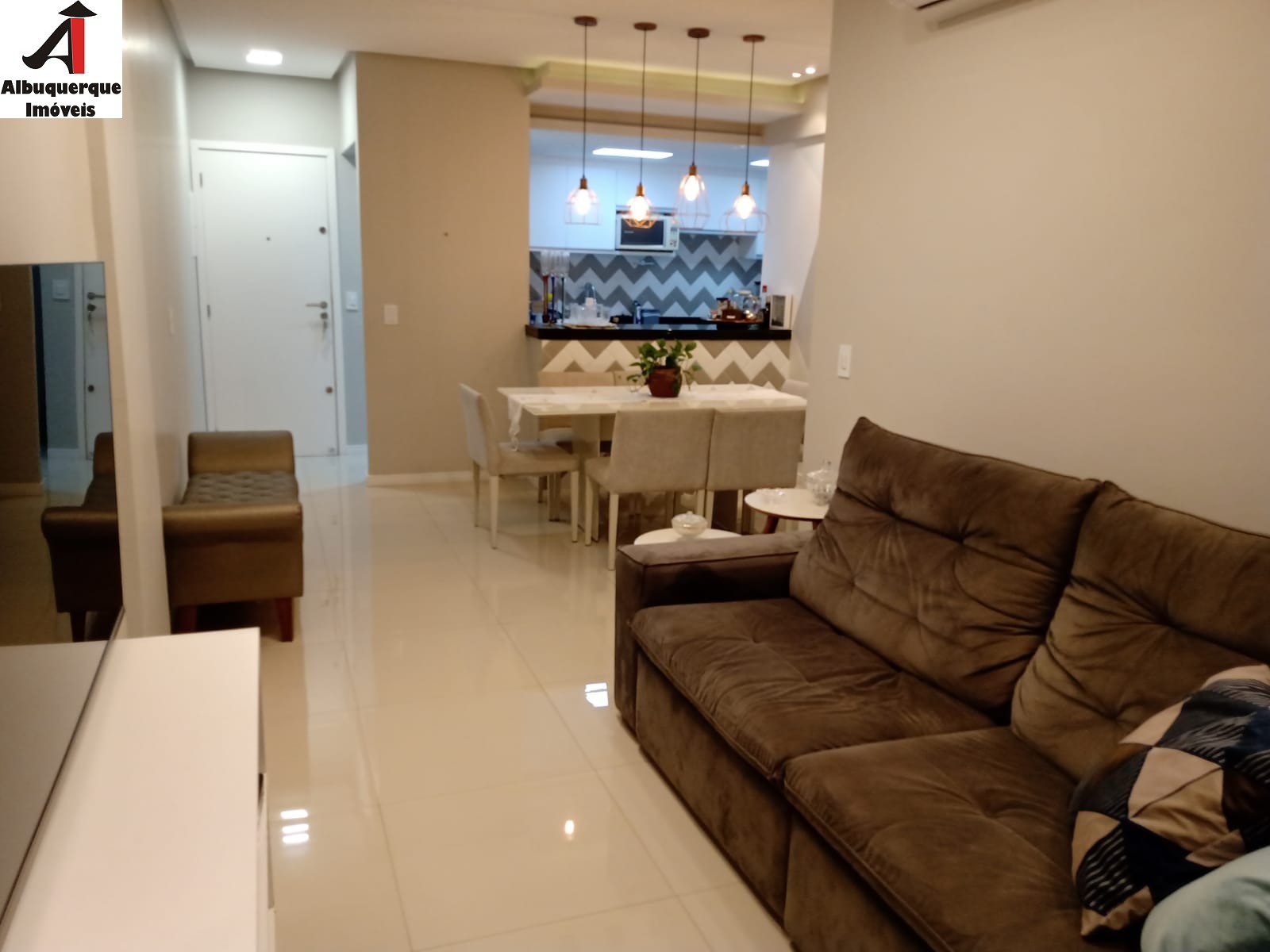 Apartamento à venda com 3 quartos, 80m² - Foto 1