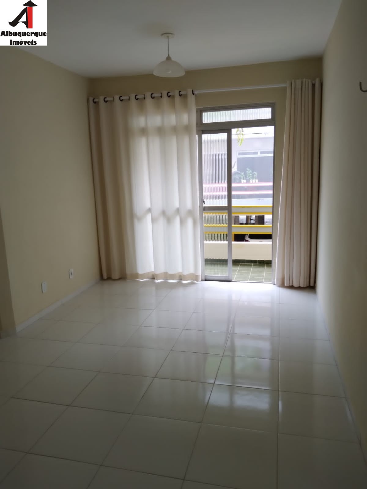 Apartamento à venda com 3 quartos, 86m² - Foto 2