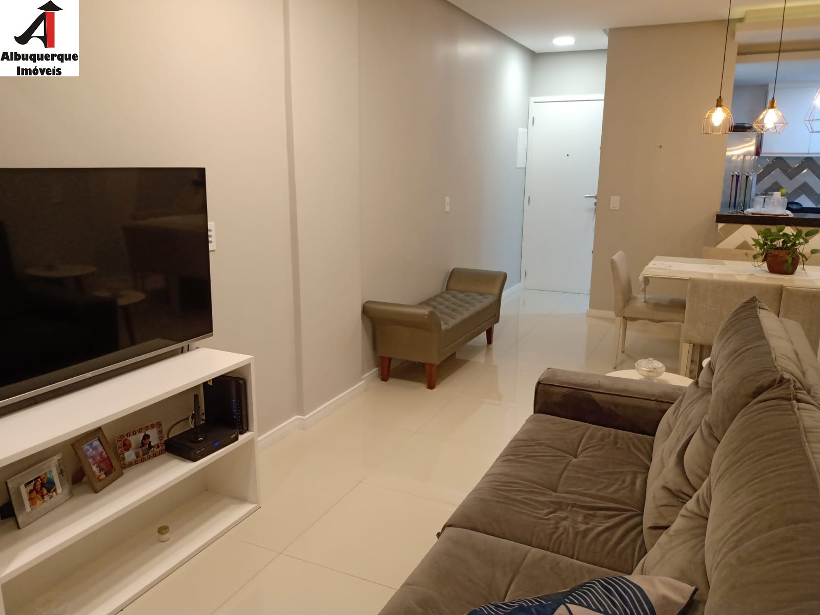 Apartamento à venda com 3 quartos, 80m² - Foto 2