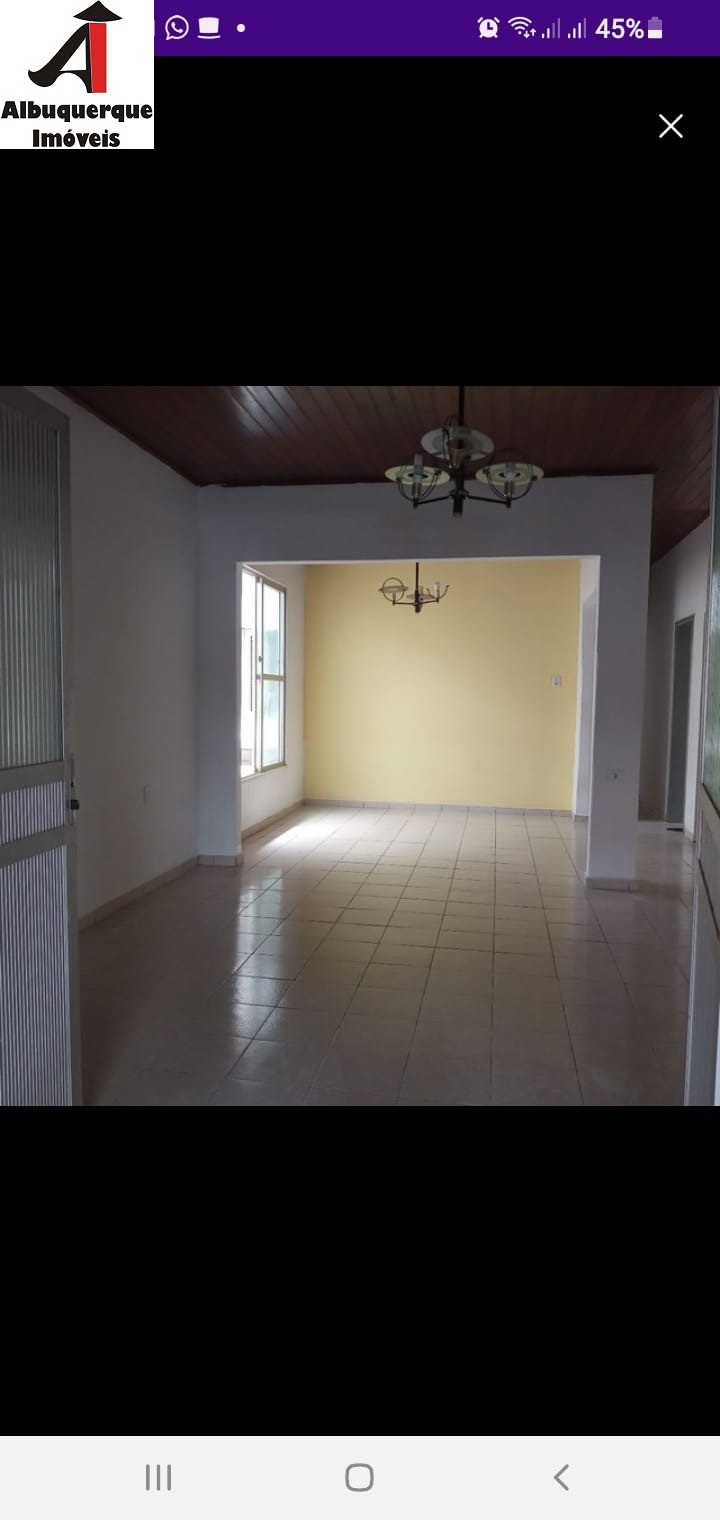 Casa à venda com 3 quartos, 320m² - Foto 2